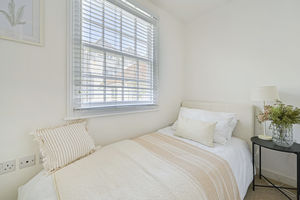 Bedroom- click for photo gallery